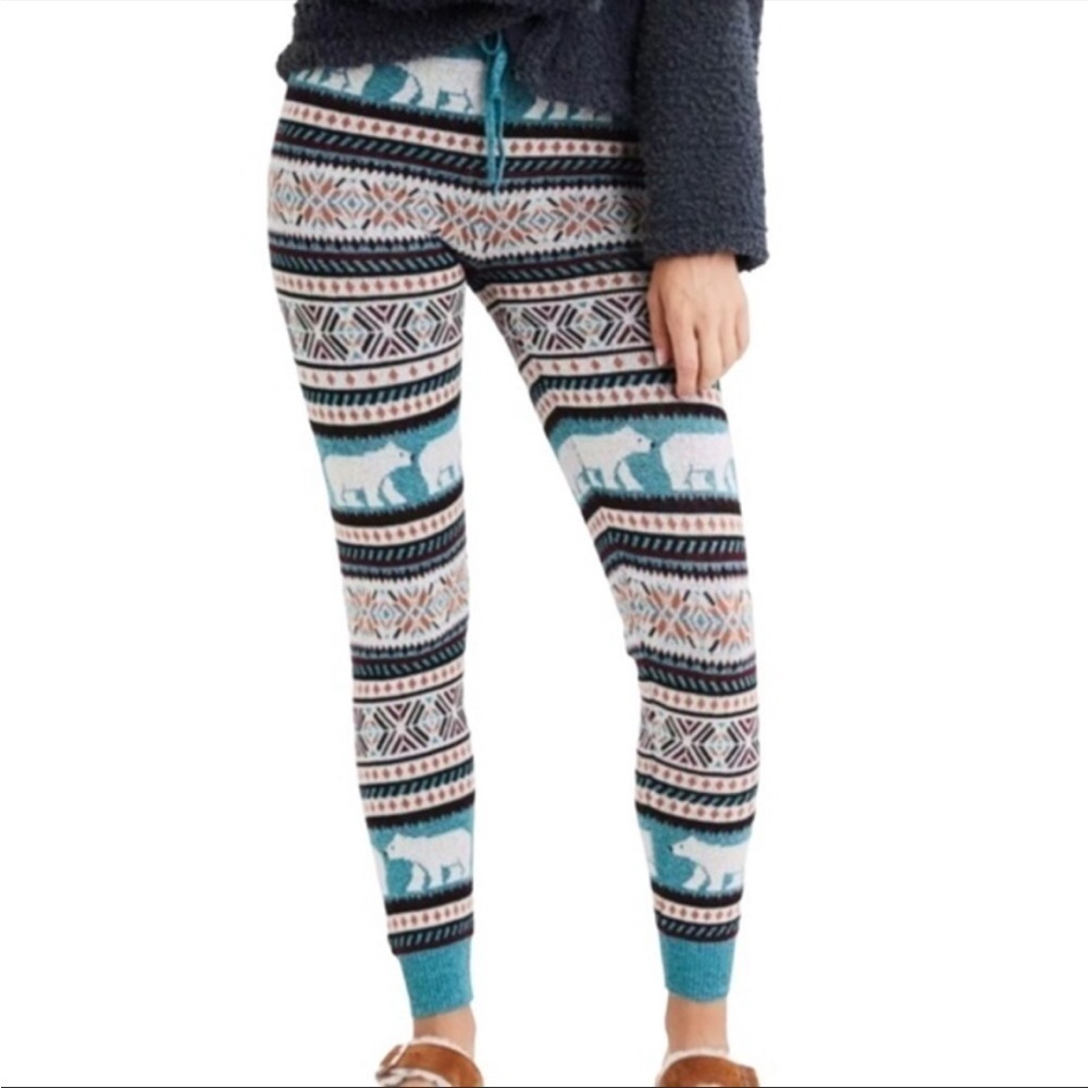 American Eagle MEDIUM Polar bear sweater leggings